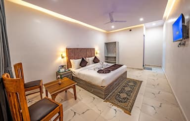 hotel room main image