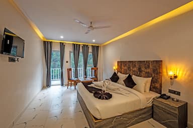 hotel room main image