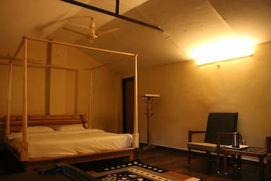 hotel room main image