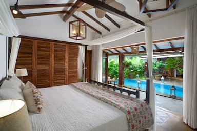 hotel room main image