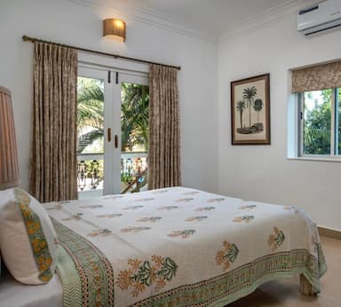 hotel room main image