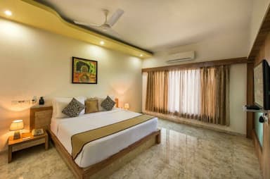 hotel room main image