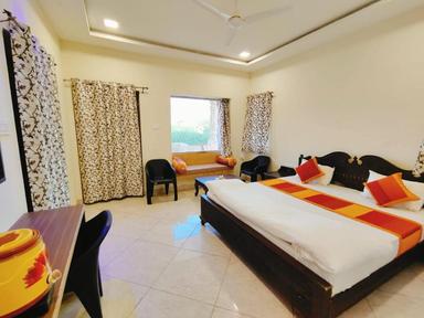 hotel room main image