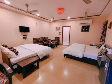 hotel room main image