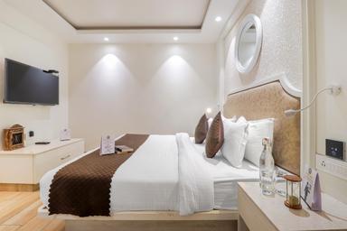 hotel room main image