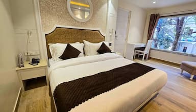 hotel room main image