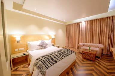 hotel room main image