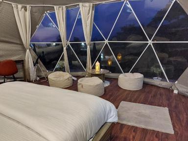 hotel room main image