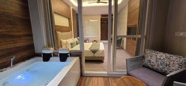 hotel room main image