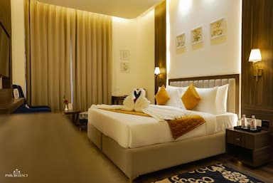 hotel room main image