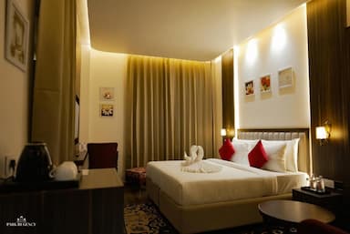 hotel room main image