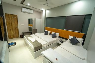 hotel room main image