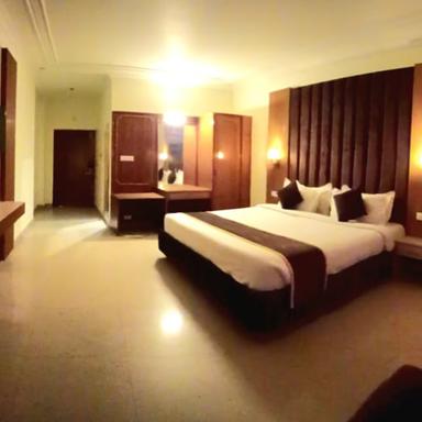 hotel room main image