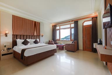 hotel room main image