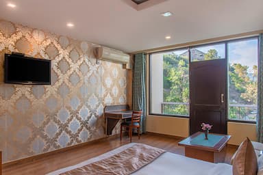 hotel room main image