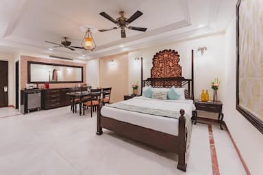 hotel room main image