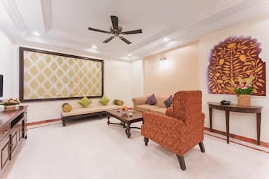 hotel room main image