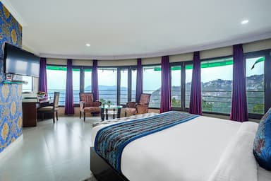 hotel room main image