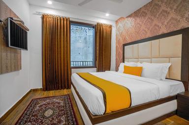 hotel room main image