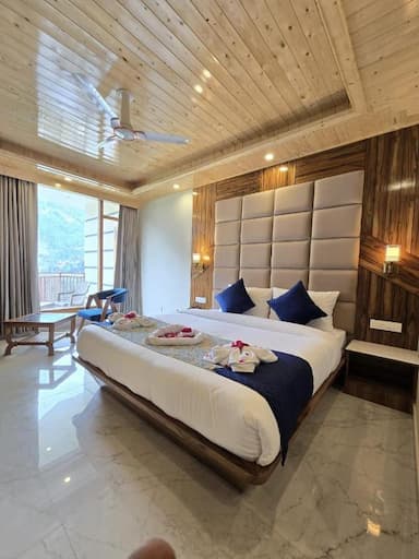 hotel room main image