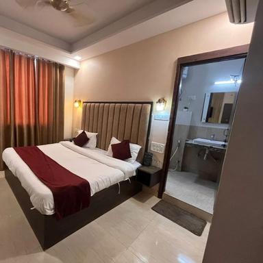 hotel room main image