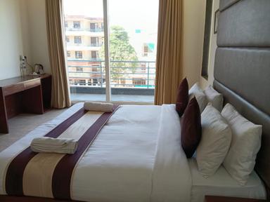 hotel room main image