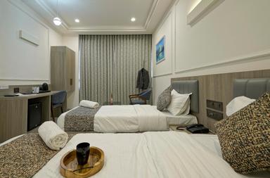 hotel room main image