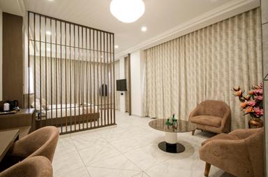 hotel room main image