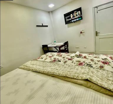 hotel room main image