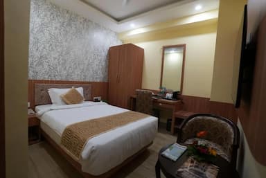 hotel room main image