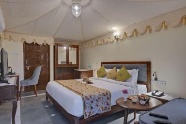 hotel room main image