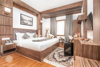 hotel room main image