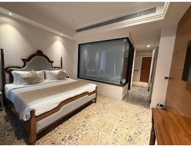 hotel room main image