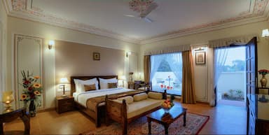 hotel room main image