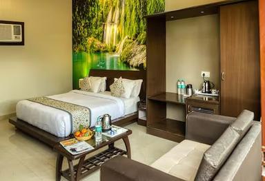 hotel room main image