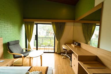 hotel room main image