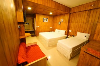 hotel room main image
