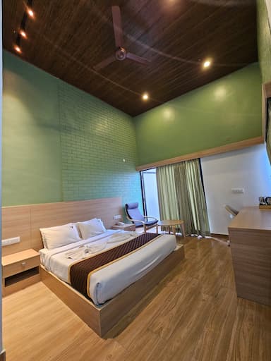 hotel room main image