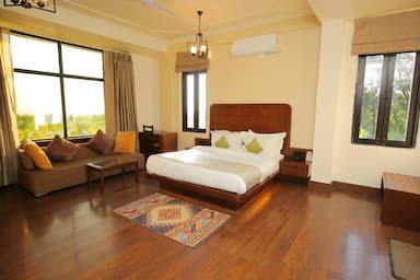 hotel room main image
