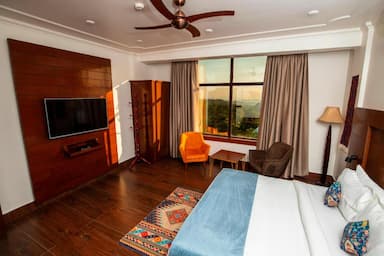 hotel room main image