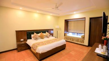 hotel room main image