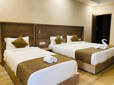 hotel room main image