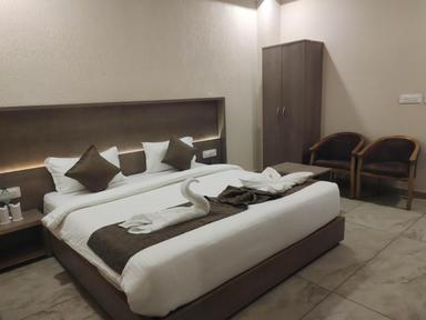 hotel room main image
