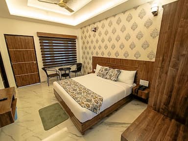 hotel room main image