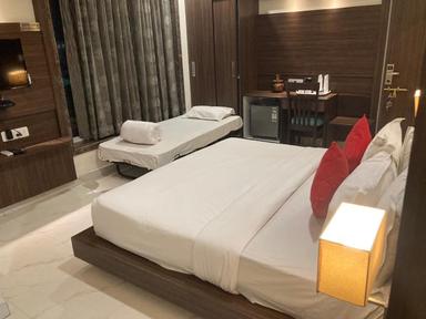 hotel room main image