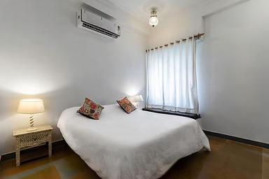hotel room main image