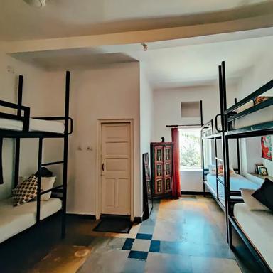 hotel room main image