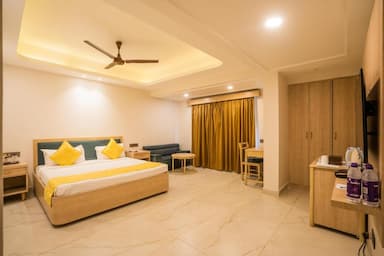 hotel room main image