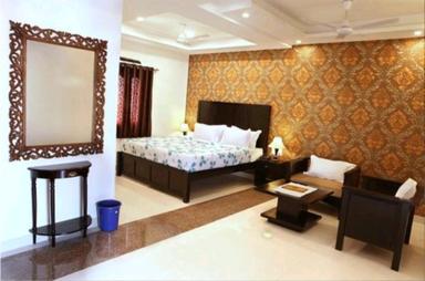 hotel room main image