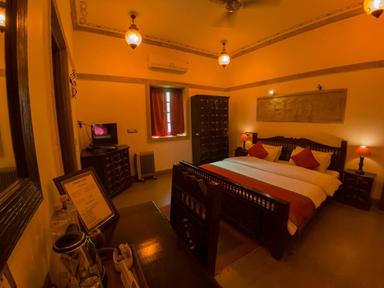 hotel room main image
